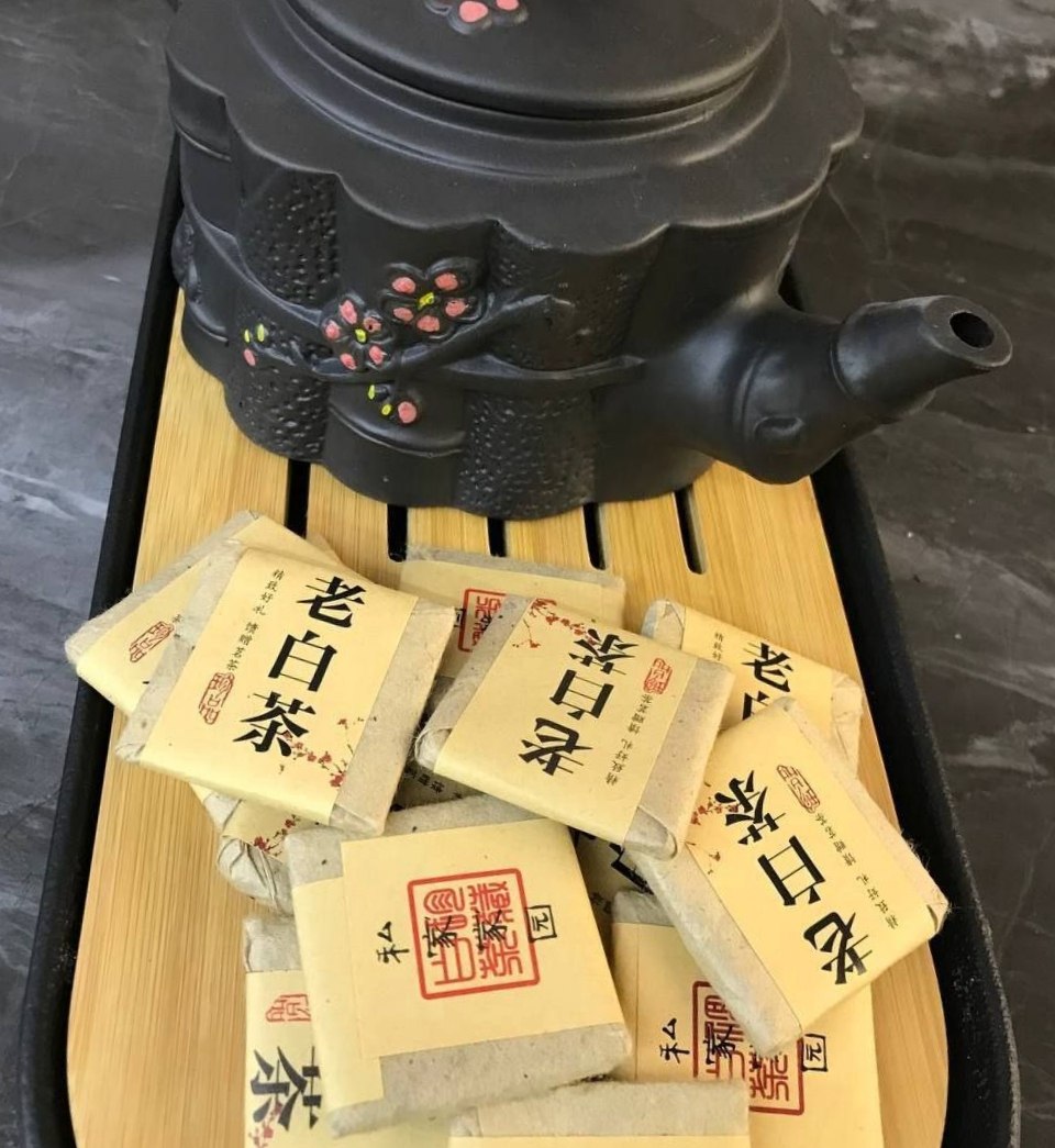 Білий Пуер "Плитка"